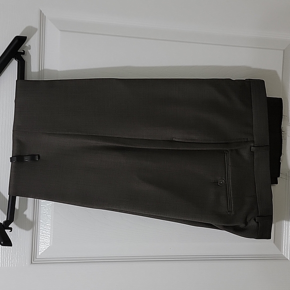 NWT Men's Calvin Klein X-Fit Suit, 40R, 33W. New with tags! - Picture 9 of 12